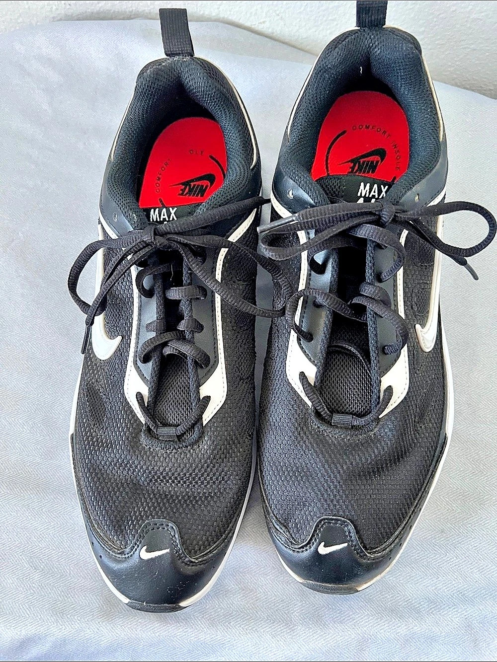 Nike Air Max Men's Athletic Shoes Black & White US 11